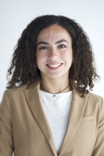 Headshot of Farah Abdelrahim